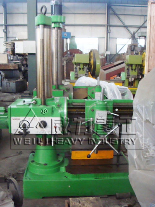Z3132萬(wàn)向搖臂鉆床廠(chǎng)家實(shí)景拍攝圖