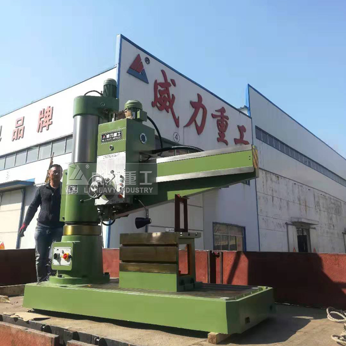 液壓搖臂鉆床裝車(chē)發(fā)貨